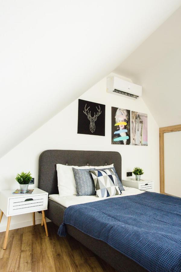 V10 Apartment เปตช์ ภายนอก รูปภาพ