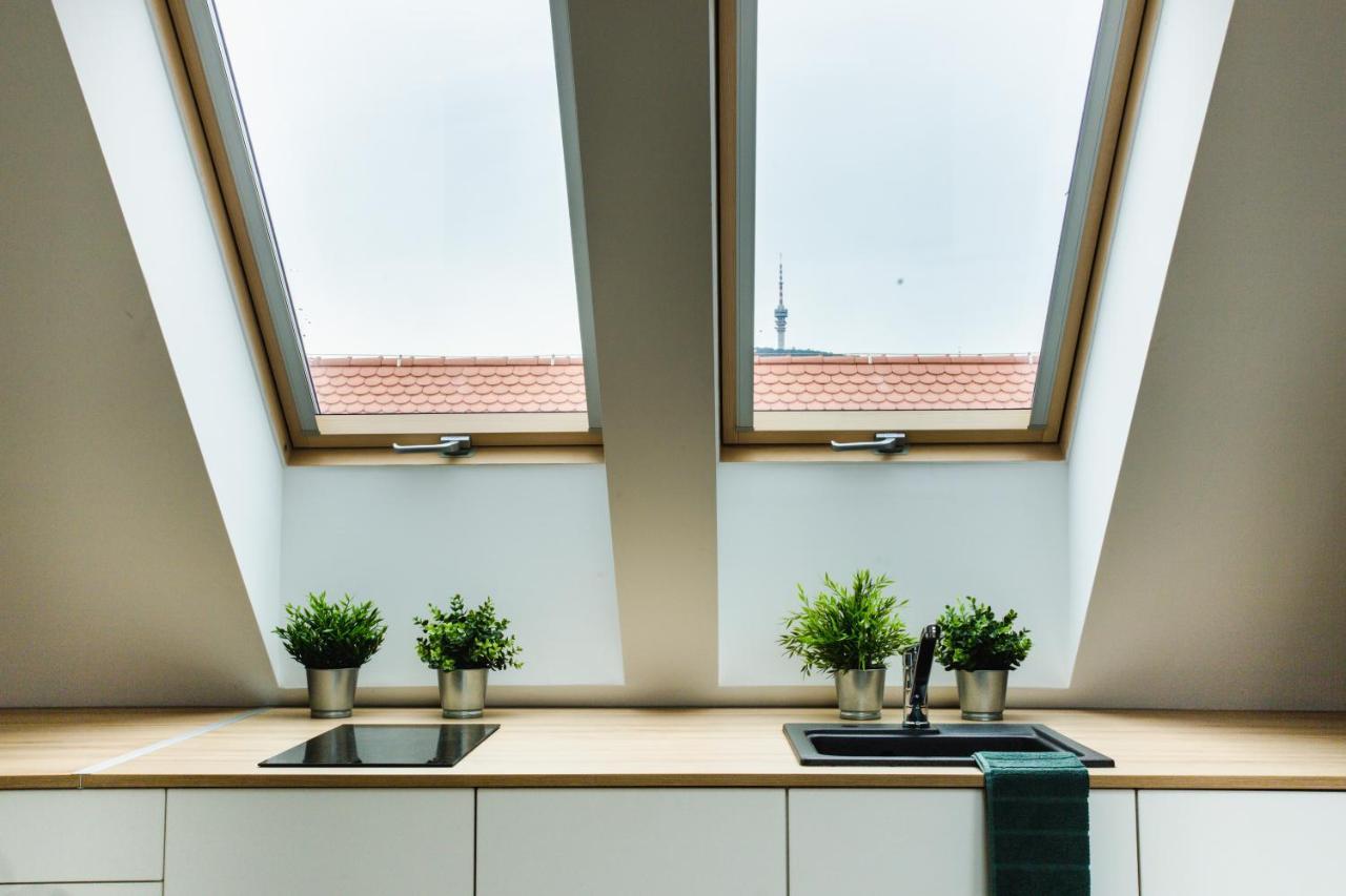 V10 Apartment เปตช์ ภายนอก รูปภาพ