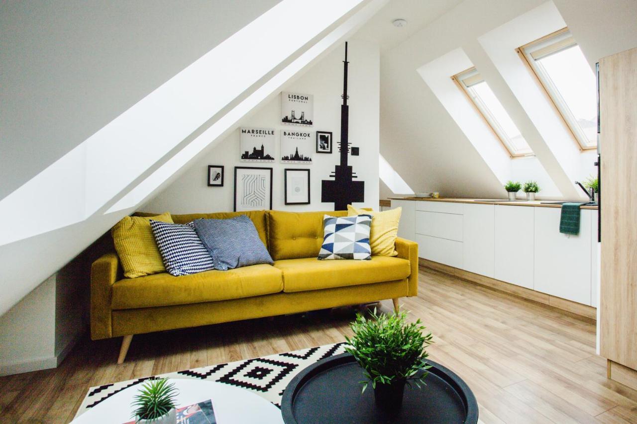 V10 Apartment เปตช์ ภายนอก รูปภาพ